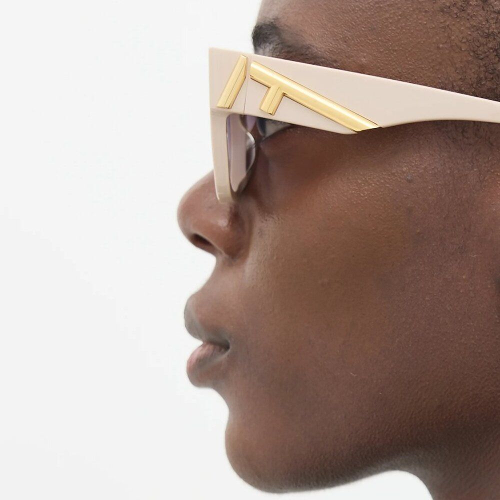 Fendi FIRST Women Sunglasses Square Beige Nude Brown FE40099I 57E - Picture 8 of 9
